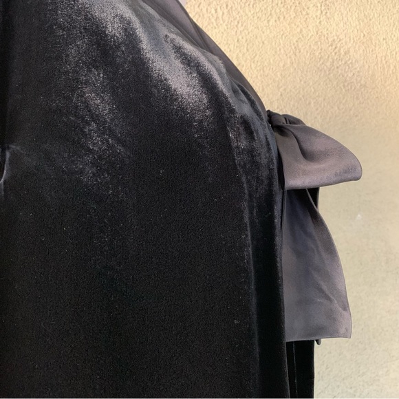“Pure DKNY” Black Velvet Jacket Bow-Tie Closure Gorgeous size 6 - Picture 5 of 12